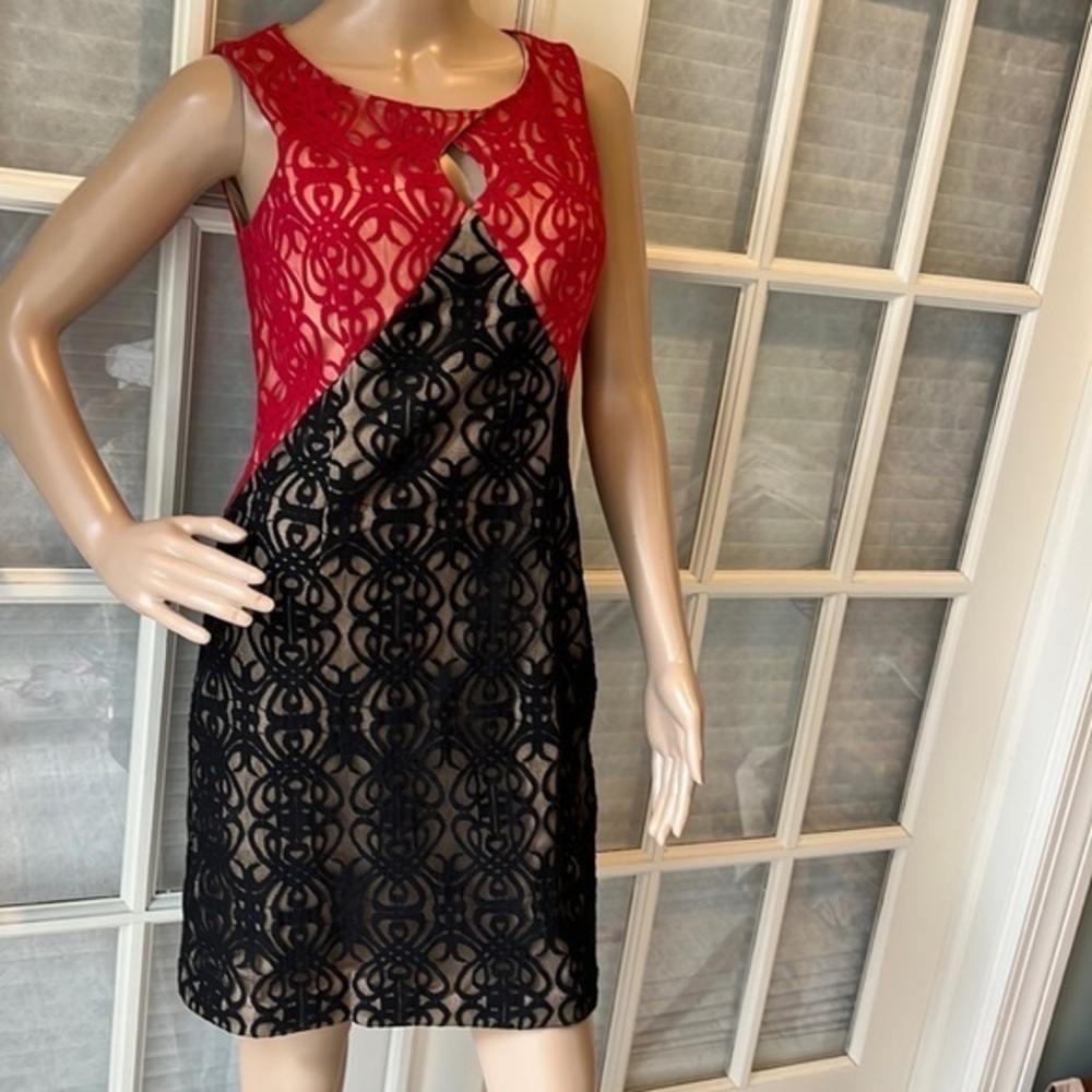 Cenia New York beautiful red/black lace overlay sleeveless cocktail dress